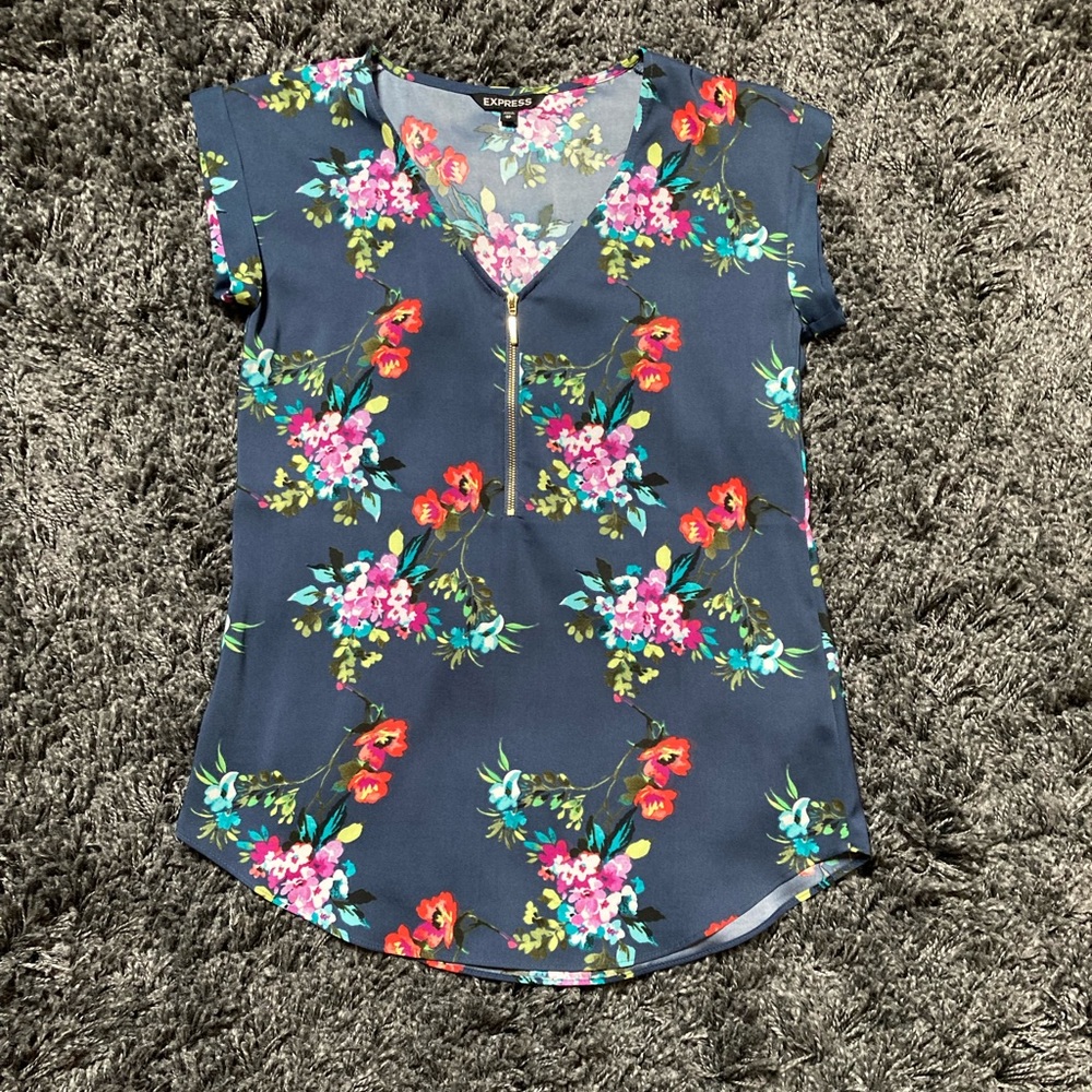 Express floral v-neck blouse with zip